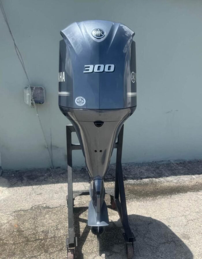300HP YAMAHA - Image 1